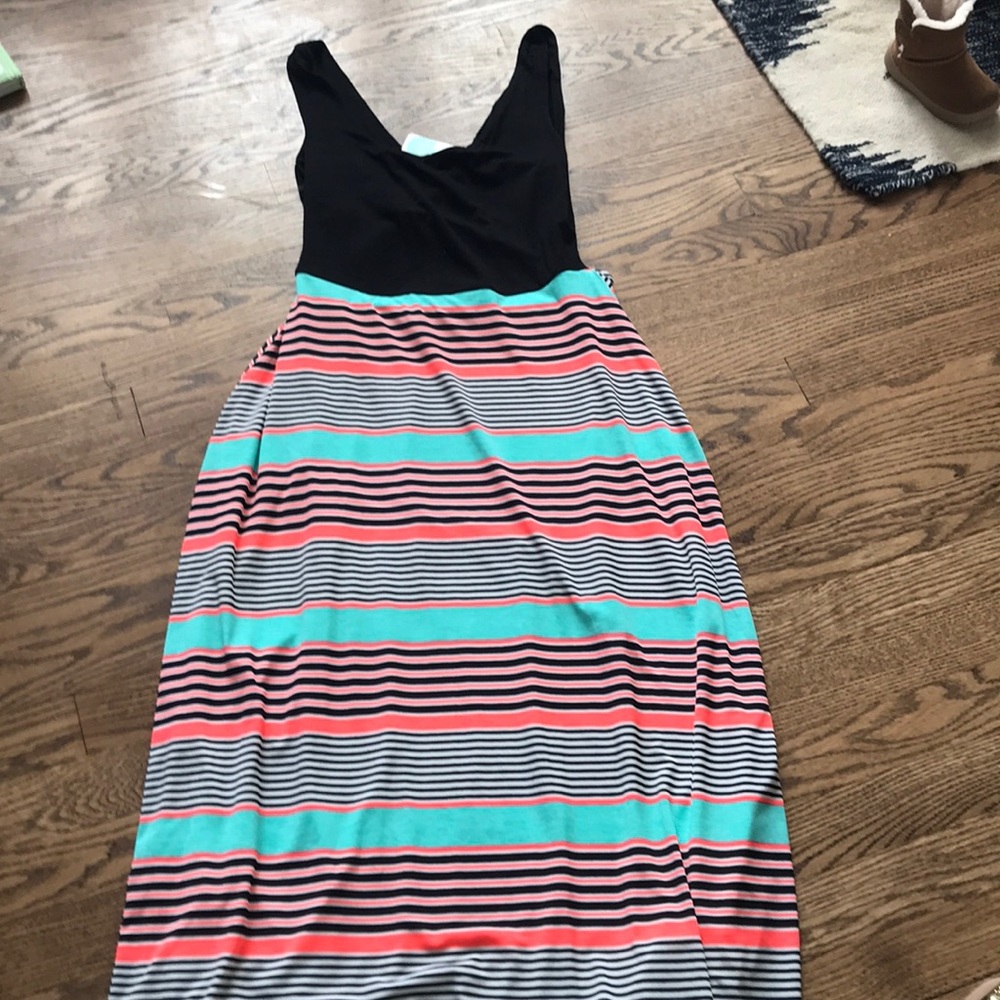 Maxi dress with cut out back